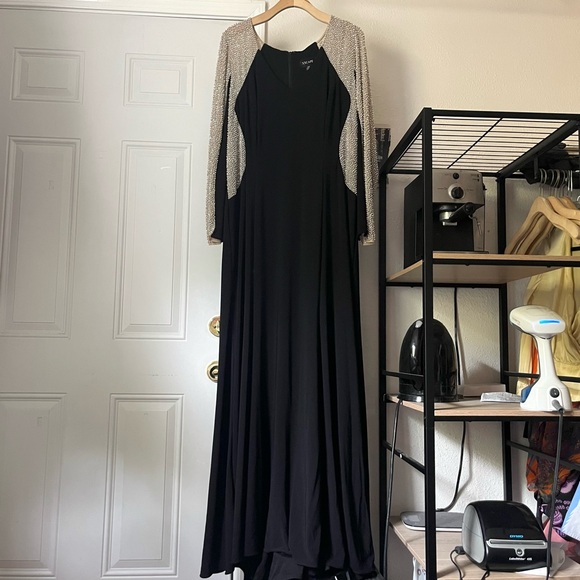 XSCAPE Women's Two Tone Beaded Long Sleeve Sheath Dress Black Size 16 main image 0